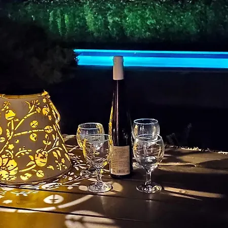 - Neitzer Villa Siófok